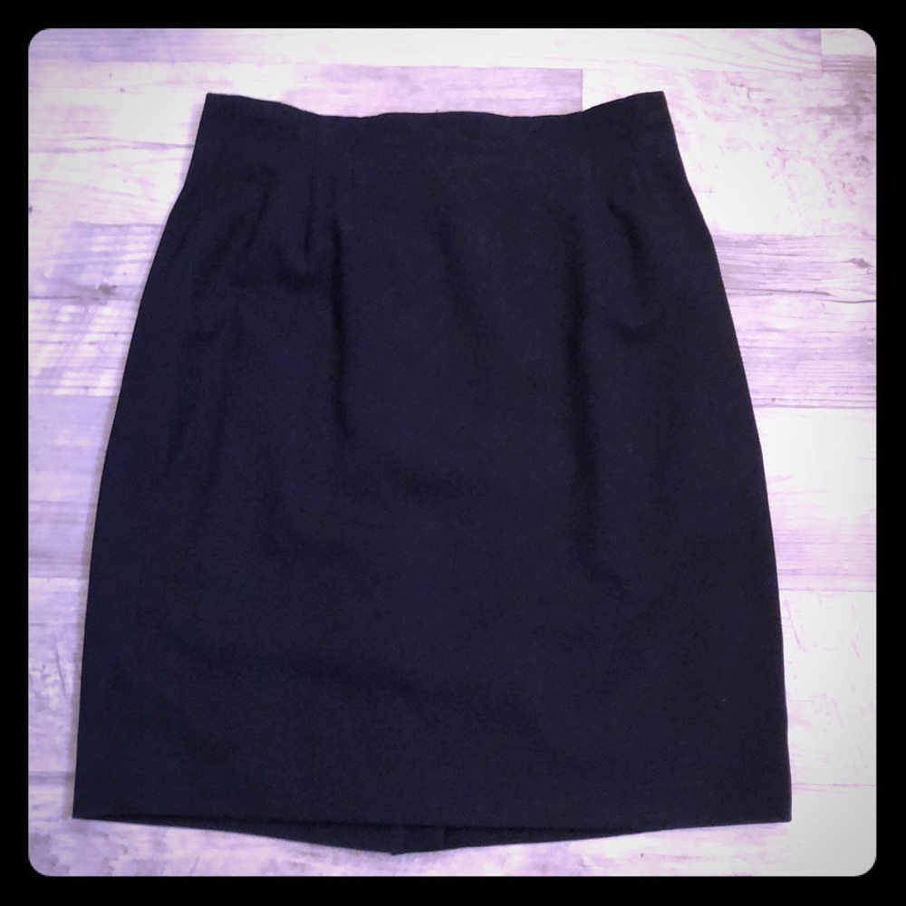 Black pencil skirt!